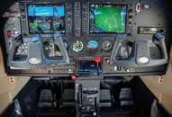 Кабина самолёта Cessna-182 с аэронавигационным комплексом Garmin-1000